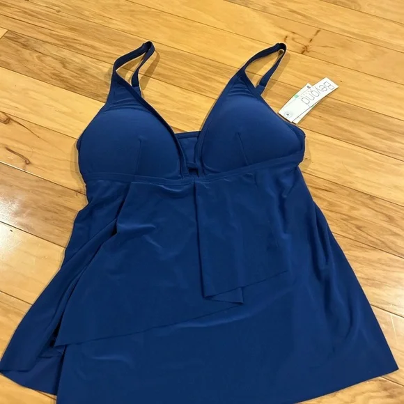 NWT Beyond Tummy Control Solid Essentials V Neck Tankini Top Swimsuit - Picture 3 of 16